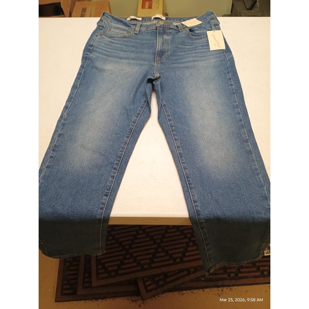 Women's Mid-Rise 80's Slim Straight Ankle Jeans - Universal Thread™ - Picture 4 of 7